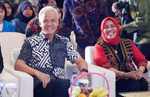 Kiai dan Santri di Pasuruan Doakan Ganjara Pranow menjadi pemimpin masa depan: Okezone News